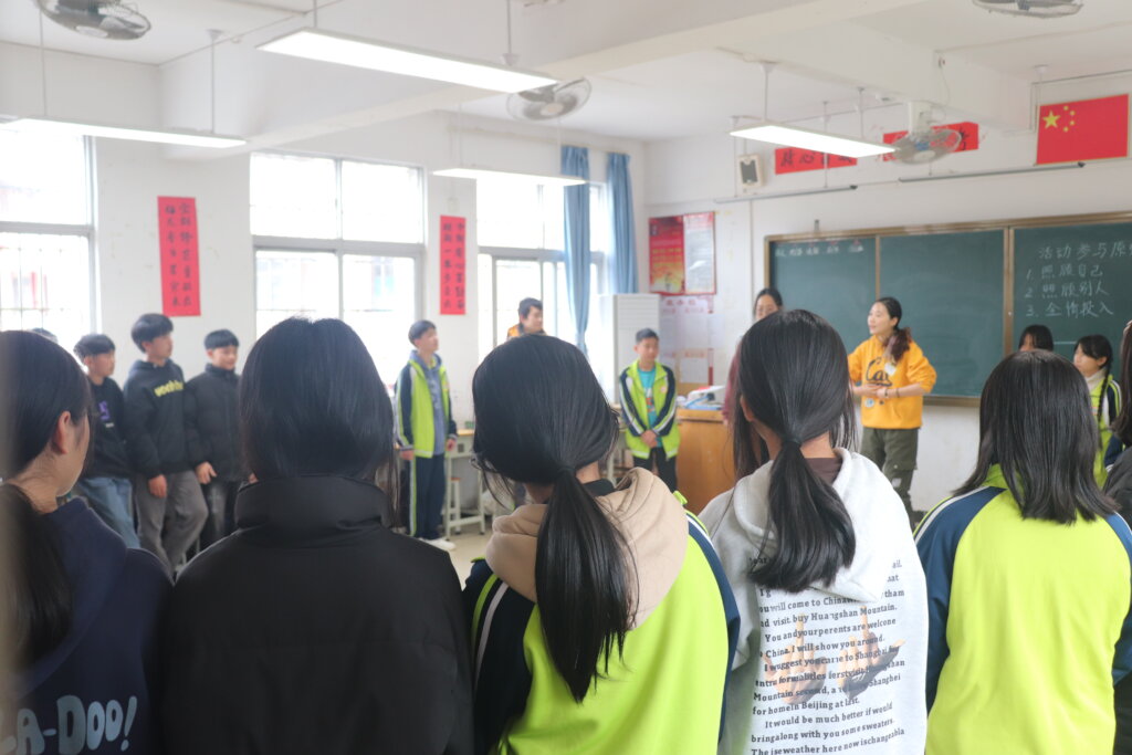 Psychodrama courses to 50 left-behind teens