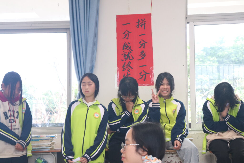 Psychodrama courses to 50 left-behind teens