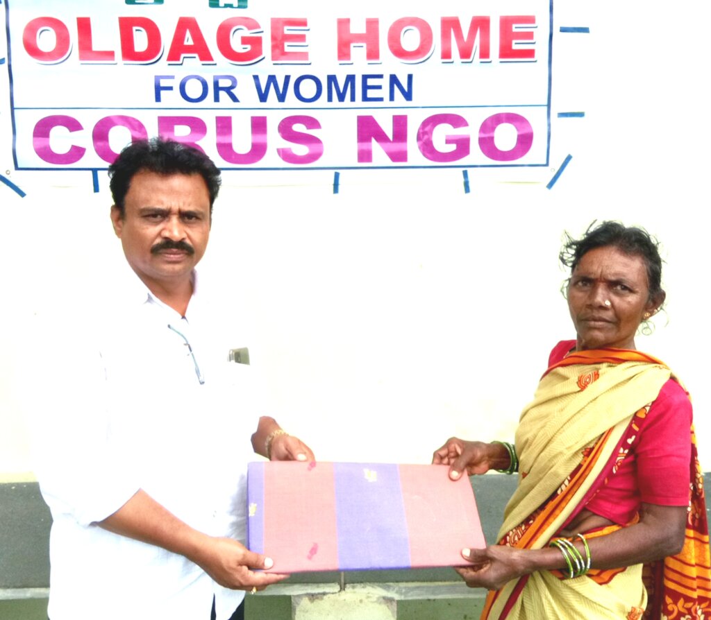 Donate for Cloths and Cosmetics to Oldage Women
