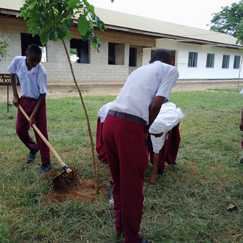Access Food For 2000 students at Kiwangwa Ward.