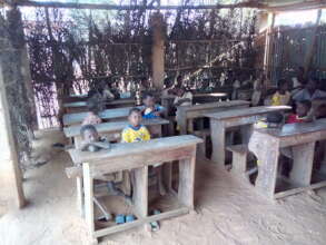 Some schoolkids in non-regimental dress at Lokogba