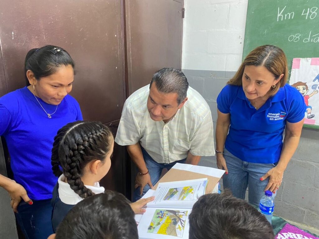 Our trainer with the children