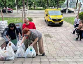 Volunteers getting ready for distribution