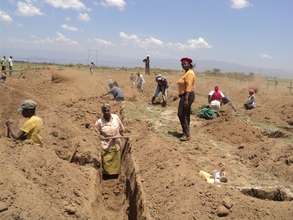 We too can do it! Women dig trenches
