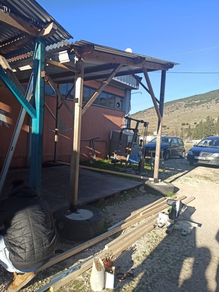 Bodybuilding Gym, named Linda