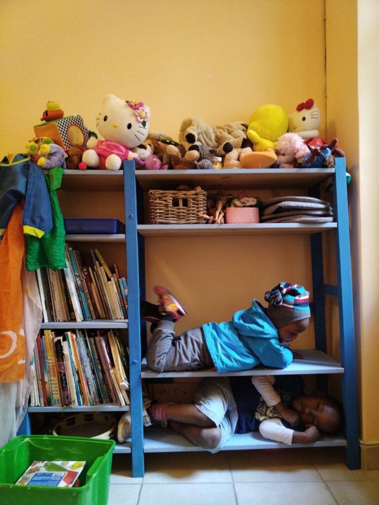 Aid and inclusion for refugee women & children