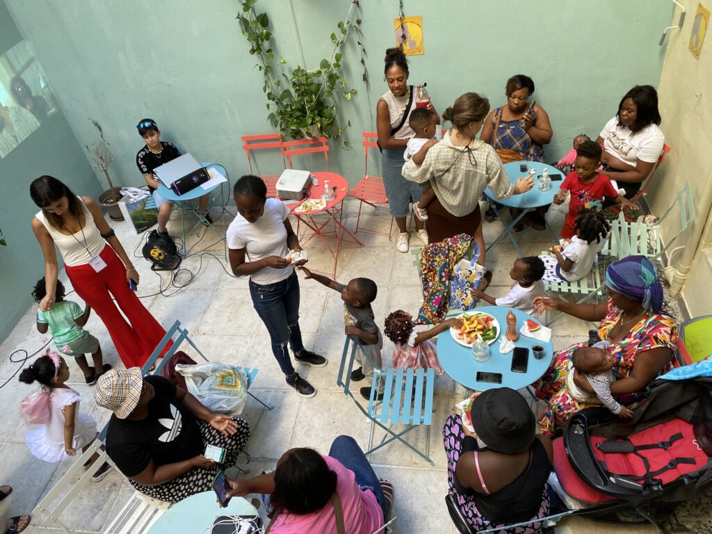 Aid and inclusion for refugee women & children