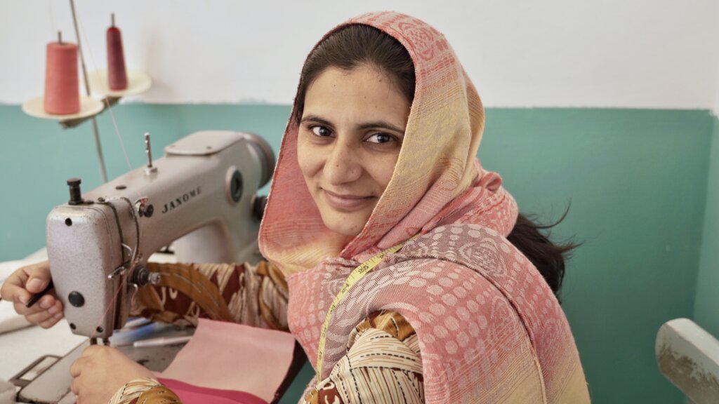 Aid and inclusion for refugee women & children