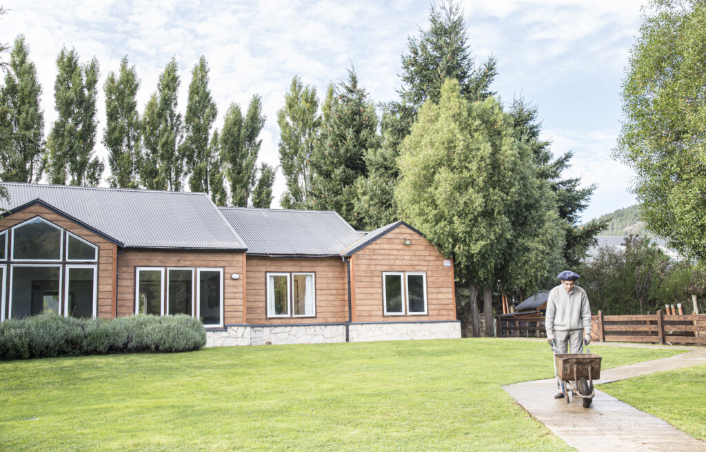 BUILD A COMMERCIAL PREMISES OF 30 MTS2