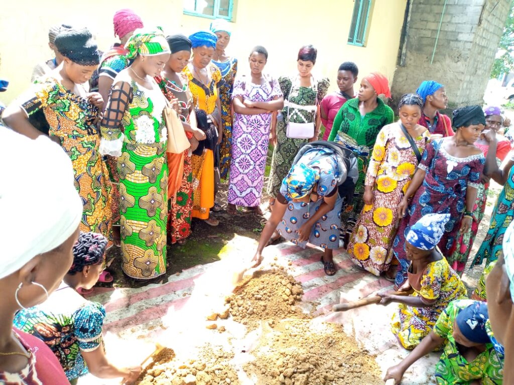 Improving access to energy for women in crisis - GlobalGiving