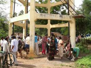 Katrapalli villagers collecting safe water
