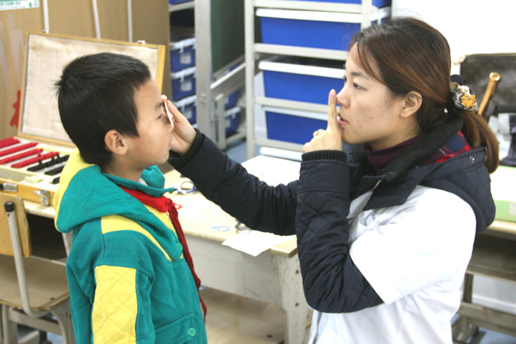 A Clearer World for Migrant Children