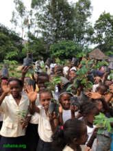 Studnets ready for reforestation