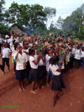 Students ready to plant trees