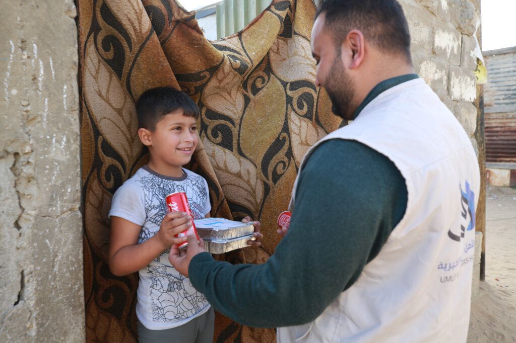 Iftar Meals For 3000 Orphans In Gaza