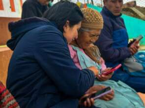 Young women help to train elders in Union Alianza