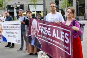 Protestors demanding the release of prisoners