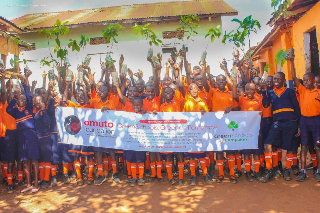 Empowering 60 Ugandan Schools in Green Economy.
