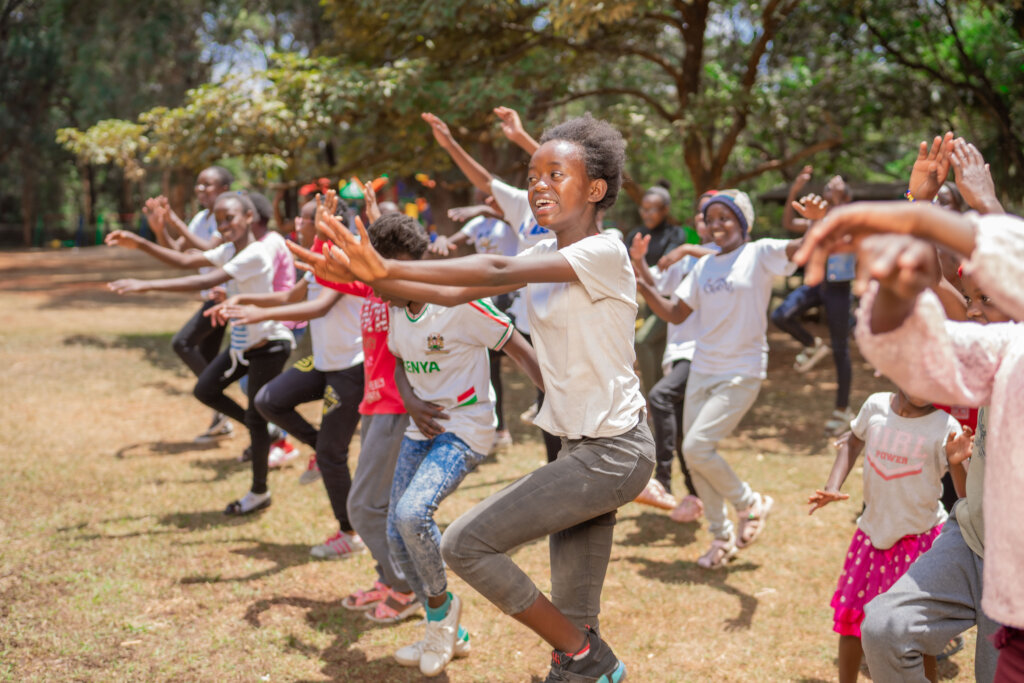 Keep 100 girls in Mukuru Kwa Njenga in school