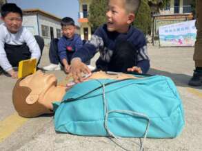 Outdoor first aid training for children