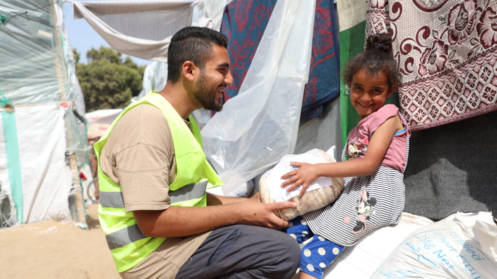 Bread Sponsorship For 1,000 Families In Gaza.