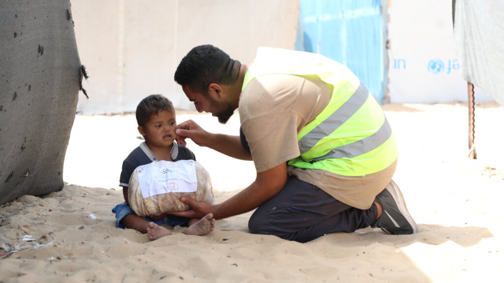 Bread Sponsorship For 1,000 Families In Gaza.