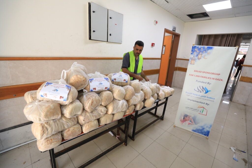 Bread Sponsorship For 1,000 Families In Gaza.