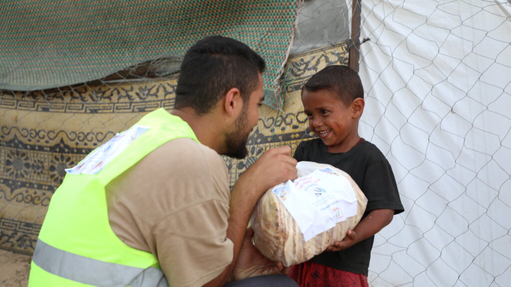 Bread Sponsorship For 1,000 Families In Gaza.