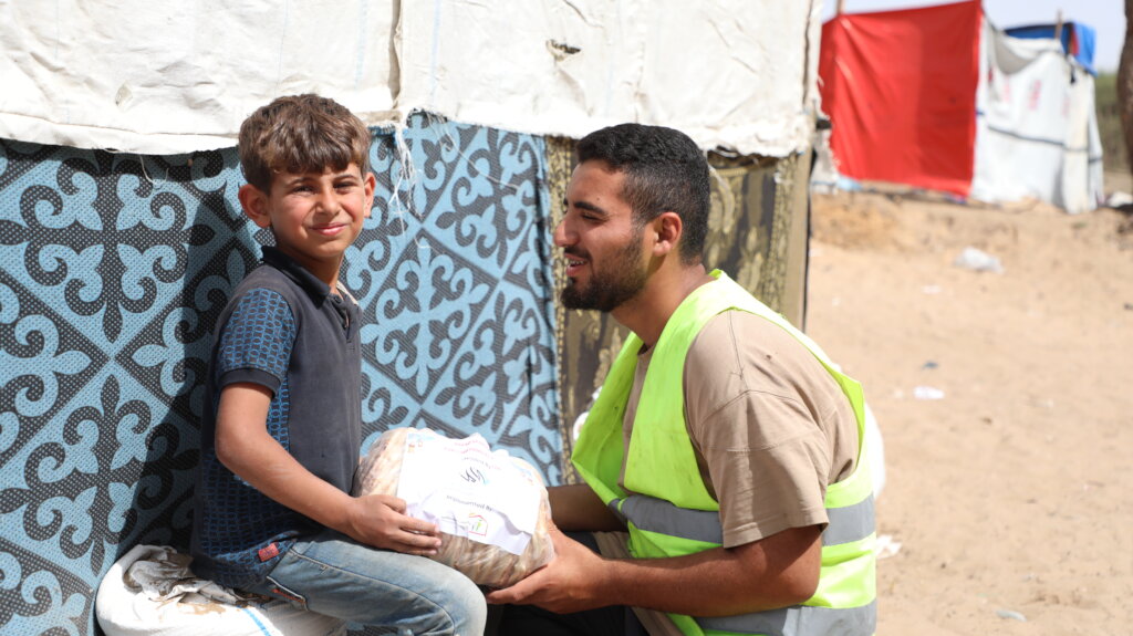 Bread Sponsorship For 1,000 Families In Gaza.