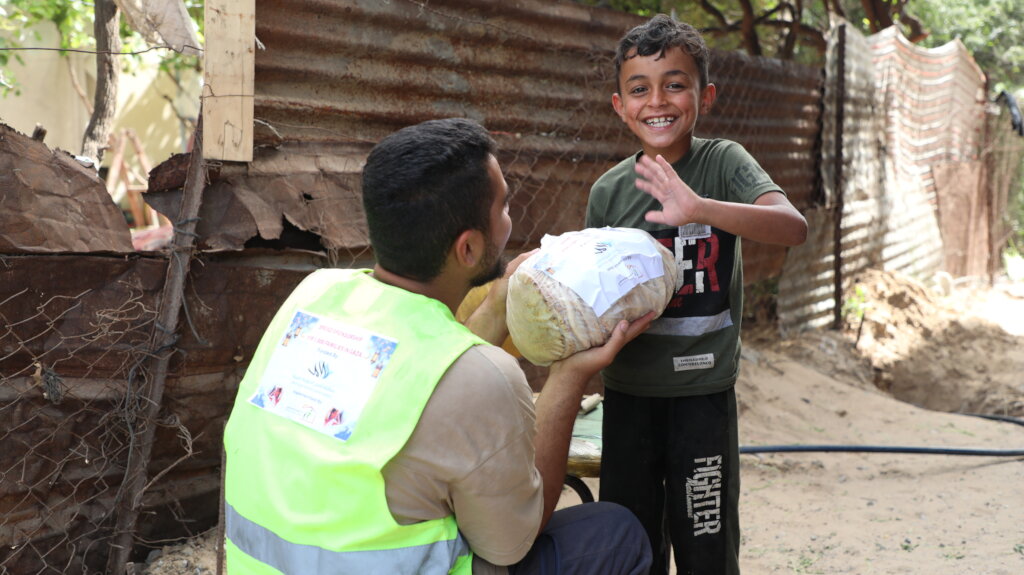 Bread Sponsorship For 1,000 Families In Gaza.