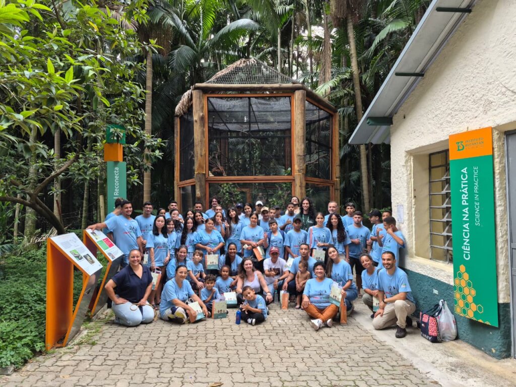 Guapiruvu Youths Visit Butantan Institute