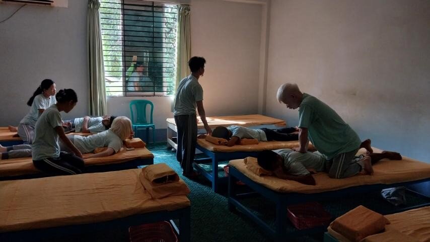 Medical Massage Teacher Training Center 7