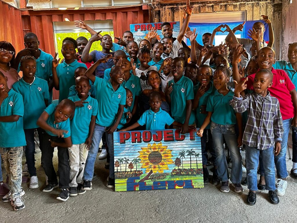 Group photo of the 3rd grade class.