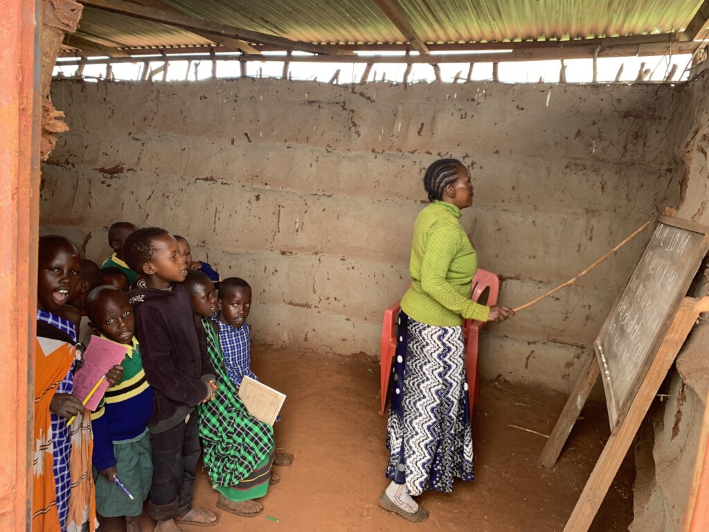 Build a school for 30 Maasai children in Tanzania