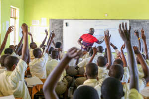 Loropio Girls in a lesson