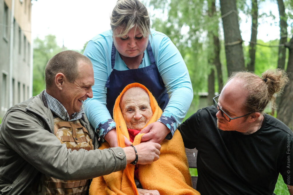 Shelter for Ukrainian lonely elderly people