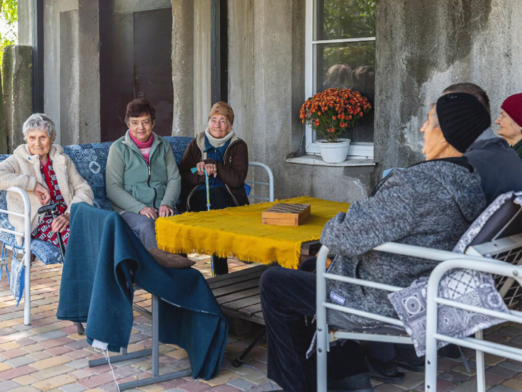 Shelter for Ukrainian lonely elderly people