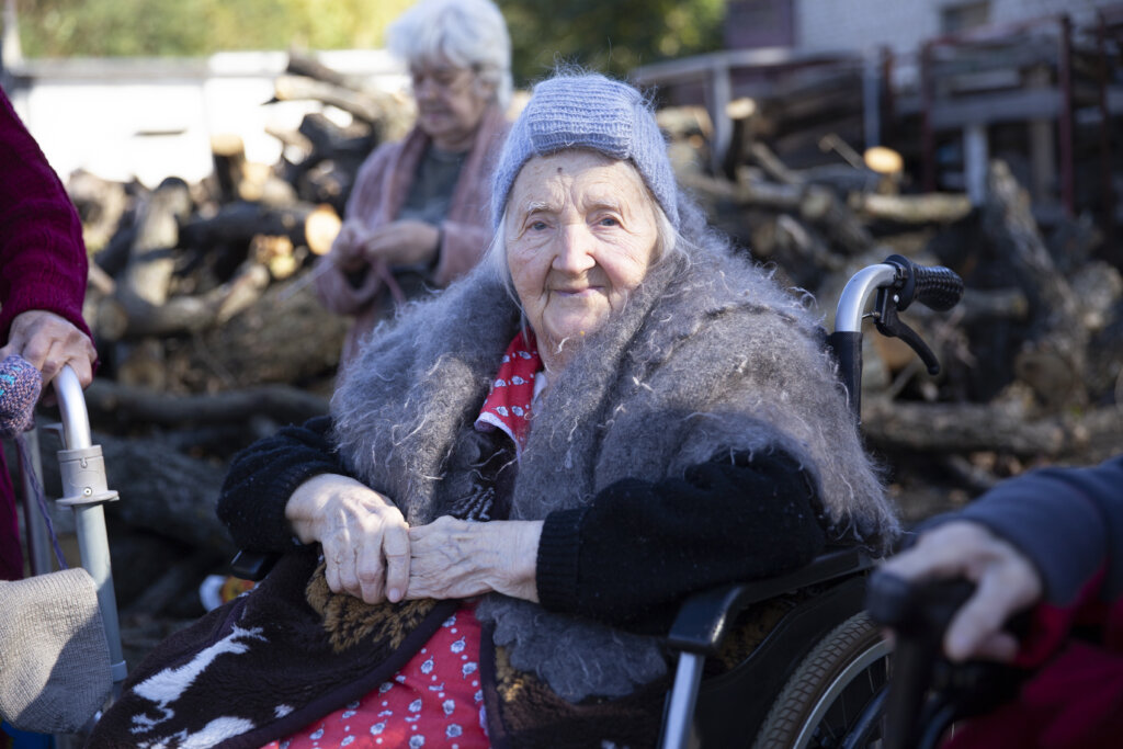 Shelter for Ukrainian lonely elderly people