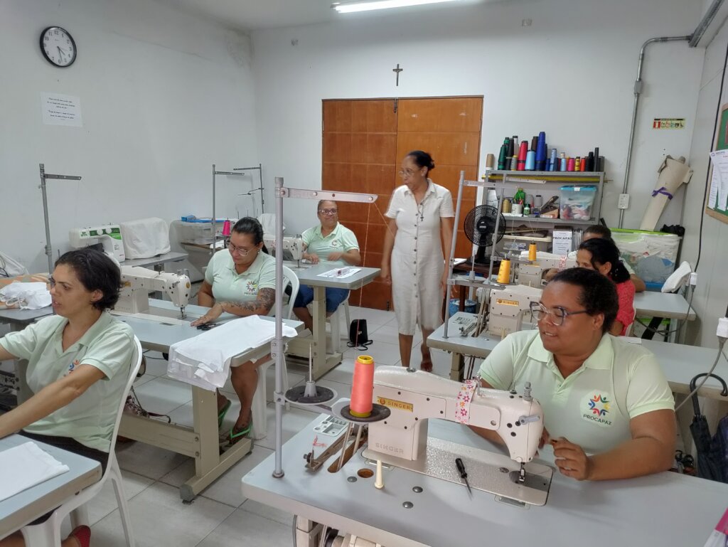 Professional training for women in a favela