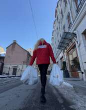 Delivering food for fire survivors