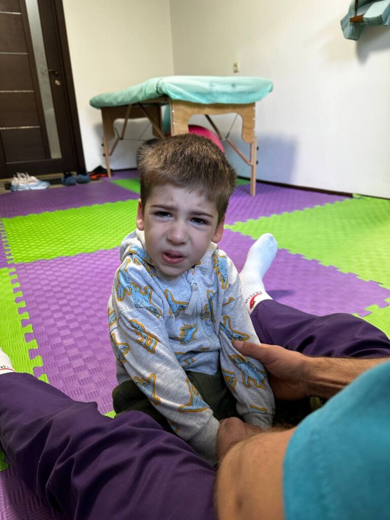 To rescue 100 Ukrainian children with disabilities