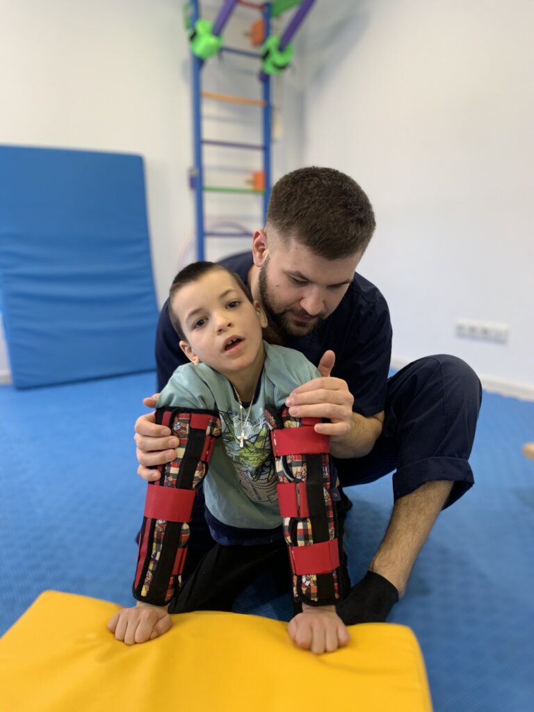 To rescue 100 Ukrainian children with disabilities
