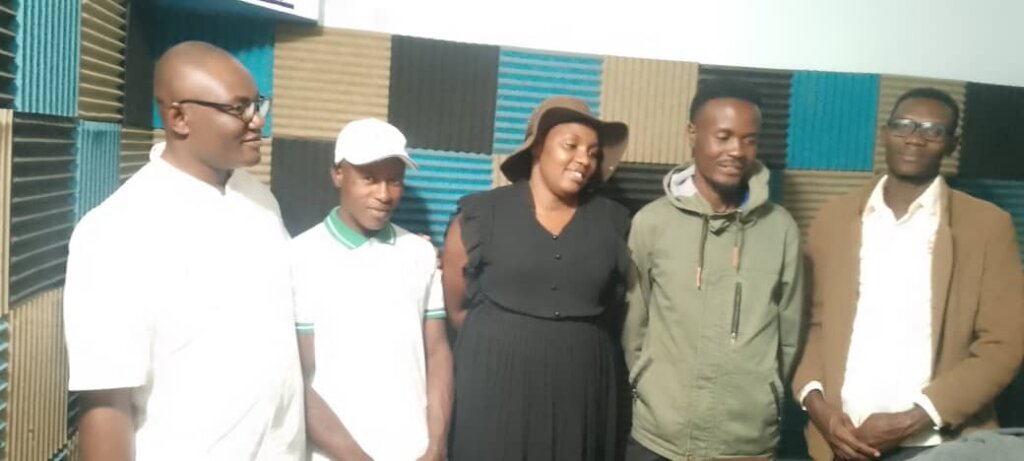 Leaders Pose in a photo after the talksow on VOT .