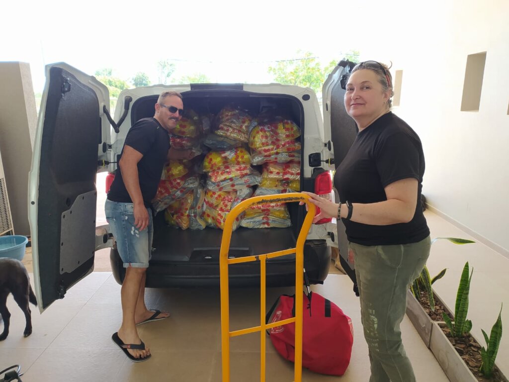Help volunteer firefighters in forest fires