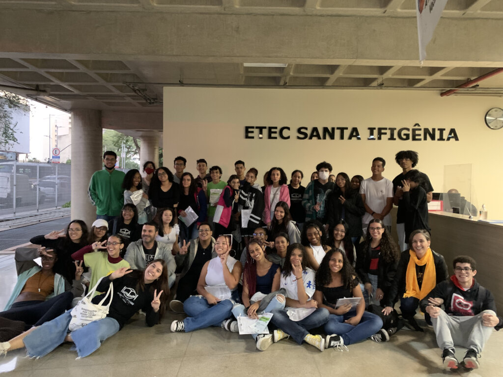 Sponsor the future of teenagers in Brasilandia