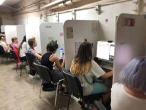 The_children_in_the_bomb_shelter_are_taught_to_use