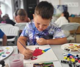 Children are learning traditional painting