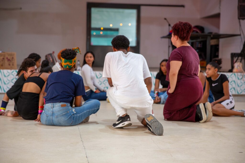 Youth at risk: Education for a future with dignity