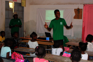 Students meeting local communities