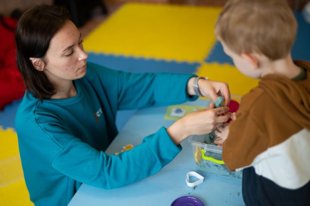 Provide rehabilitation to 10 children with ASD